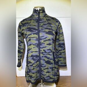 Cynthia Rowley 1X women’s camouflage full front zip jacket. Green black & blue